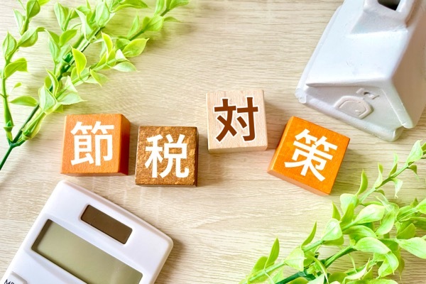 生前贈与とは?やり方の流れや節税方法をわかりやすく解説